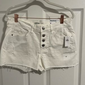 Old Navy white boyfriend mid rise 3” size 8